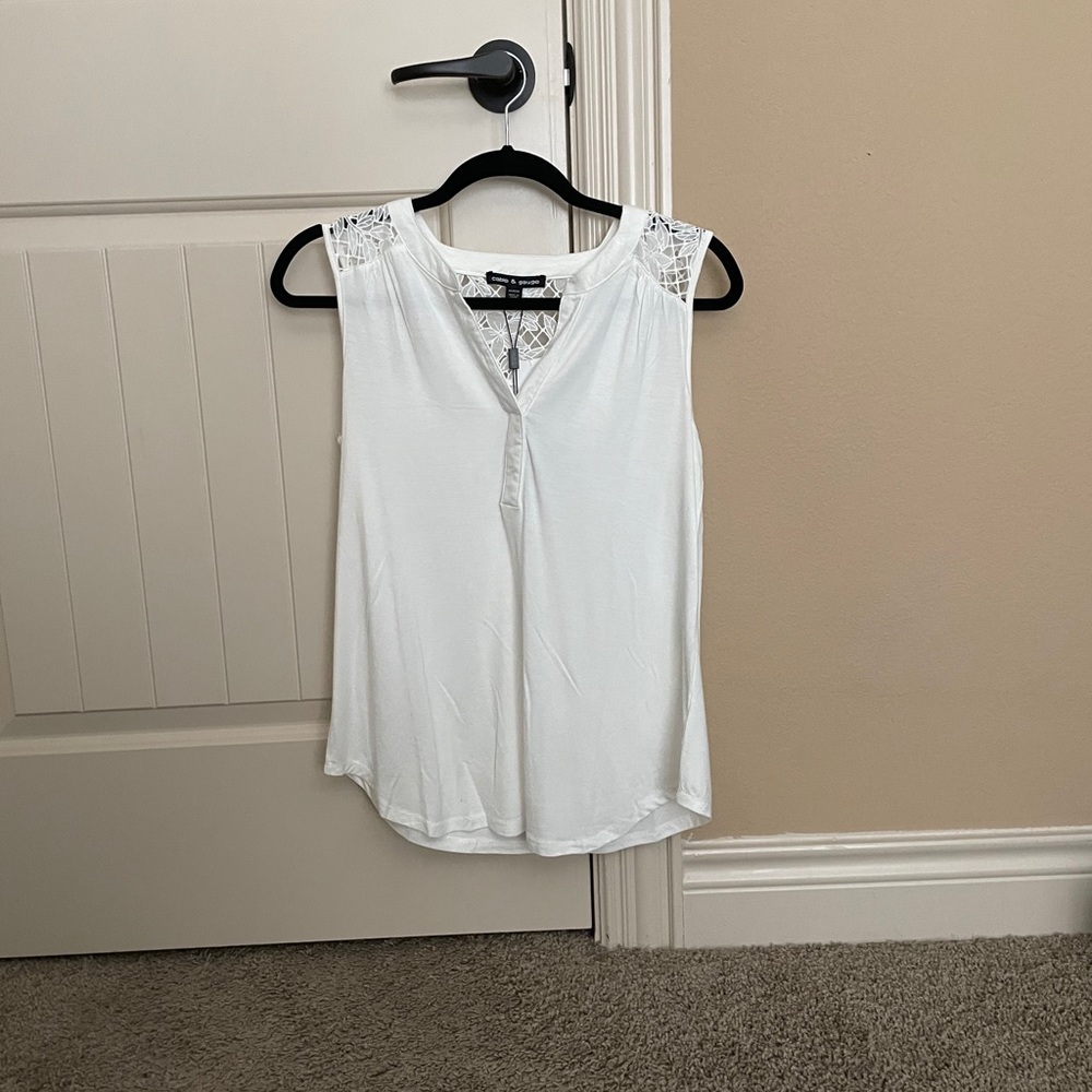 Cable & Gauge tank top size medium